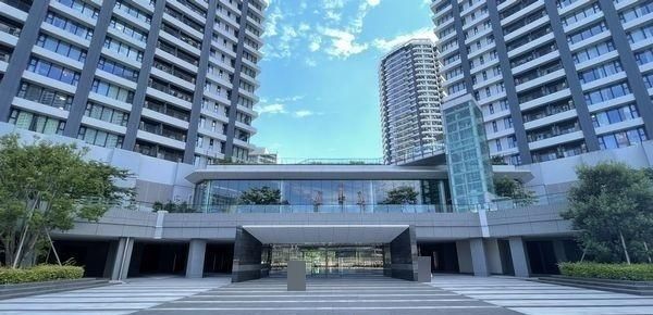 3LDK Apartment for Sale in Harumi, Chuo-ku, Tokyo - Thumbnail 2