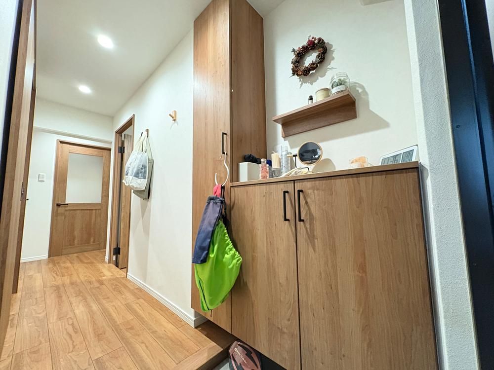 Renovated 3LDK Apartment for Sale in Higashiosaka, Osaka - Thumbnail 3