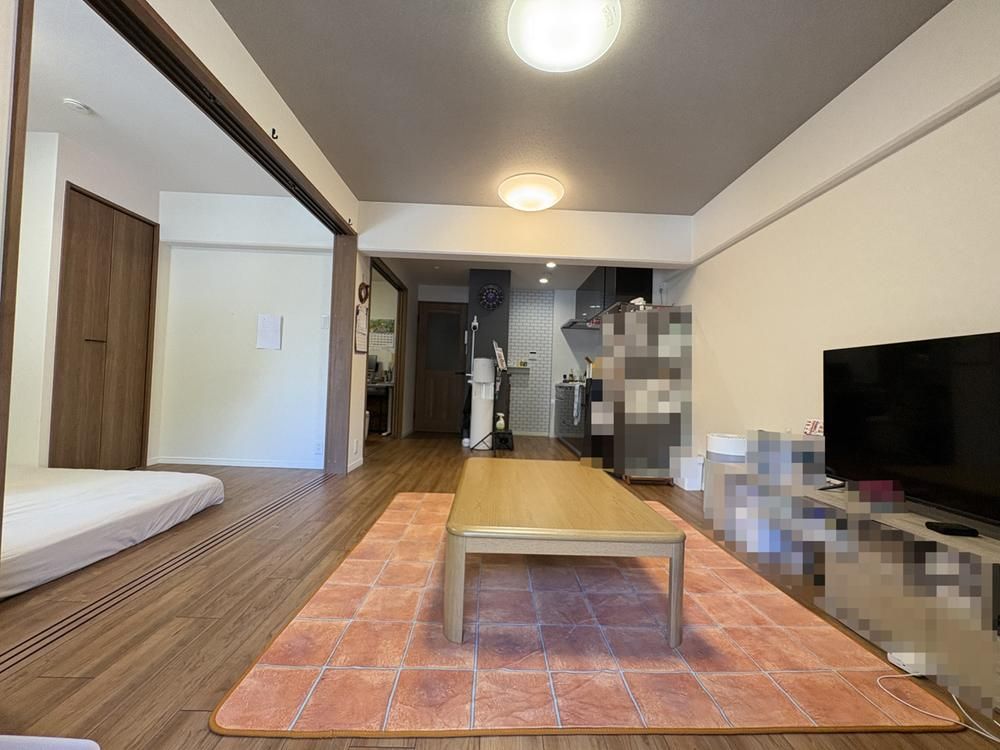 Renovated 3LDK Apartment for Sale in Higashiosaka, Osaka - Thumbnail 4