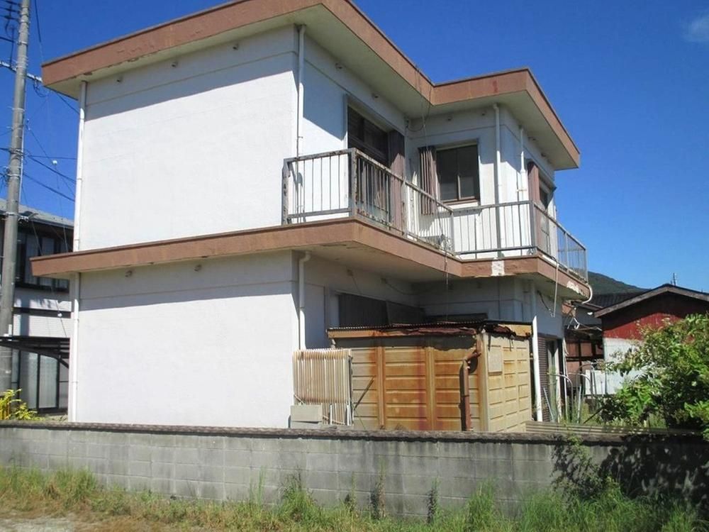 Resale 5DK House in Hofu City, Yamaguchi - 2.28 Million Yen - Thumbnail 2