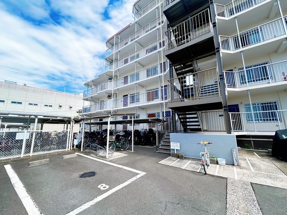 Rekku East Tamagawa Sky Heights 2LDK Apartment for Sale in Ota, Tokyo - Thumbnail 4