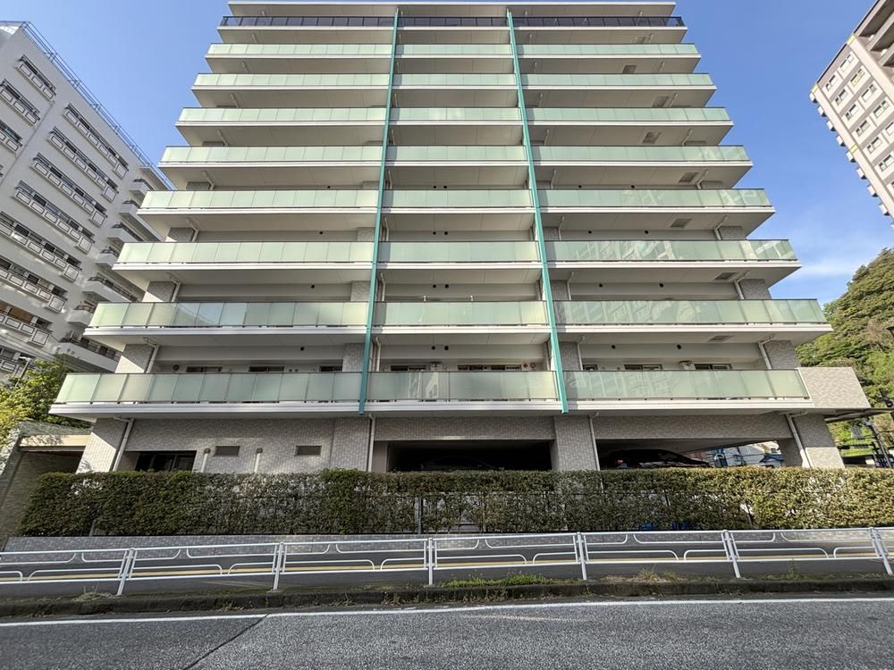 3LDK Apartment for Sale Near Isogo Station, Yokohama - Thumbnail 2
