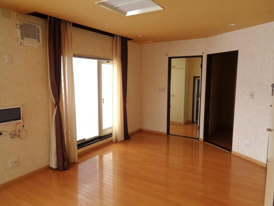 Spacious 3LDK+S House on Corner Lot in Abashiri, Hokkaido - Thumbnail 4