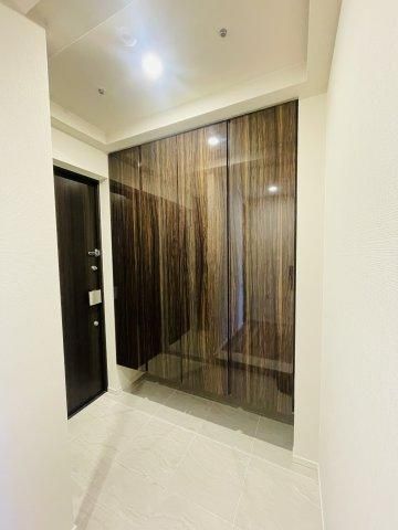 2LDK Apartment for Sale in Chuo City, Tokyo - 74.59m2 - Thumbnail 3