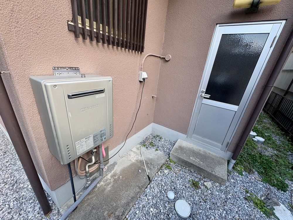 Renovated 3LDK+2S House for Sale in Omihachiman, Shiga - Thumbnail 2