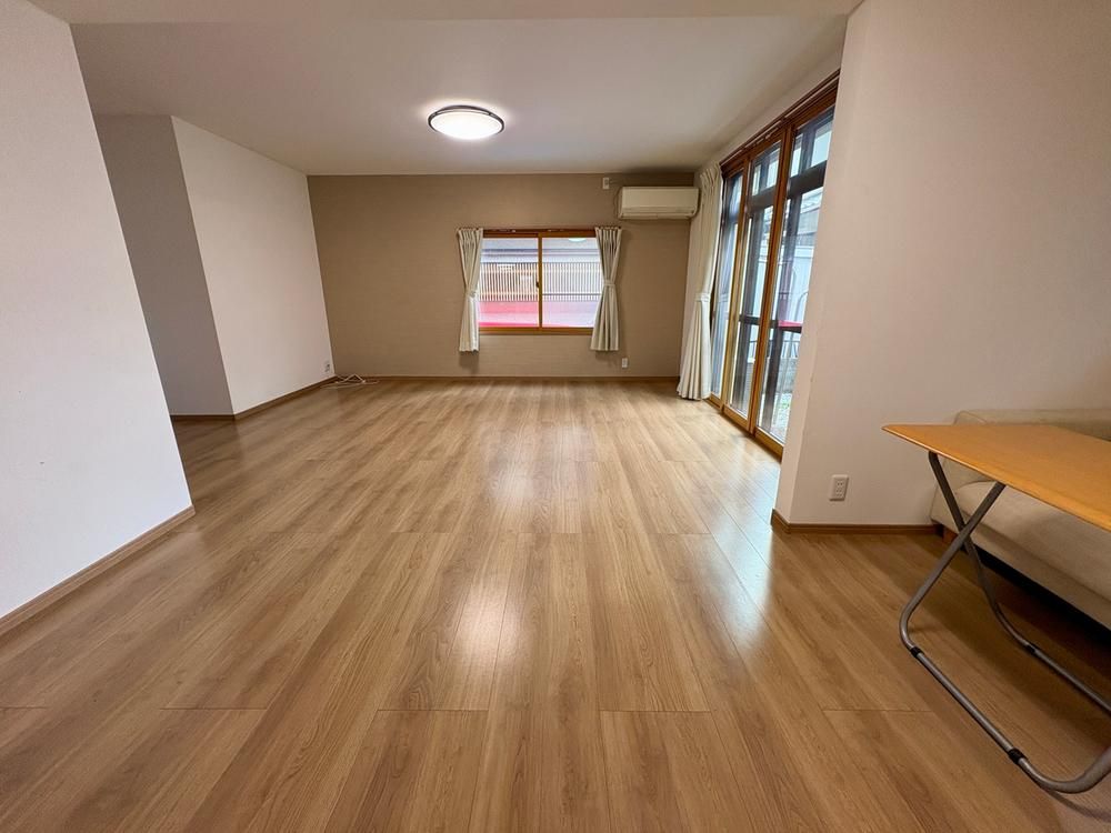 Renovated 3LDK+2S House for Sale in Omihachiman, Shiga - Thumbnail 4