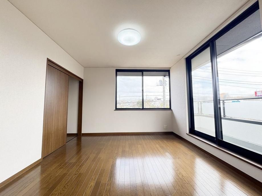 Renovated 4LDK House in Ryugasaki, Ibaraki - 125m² - Thumbnail 4