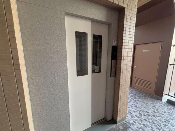 3LDK+S Renovated Apartment in Ichikawa, Chiba for Sale - Thumbnail 3