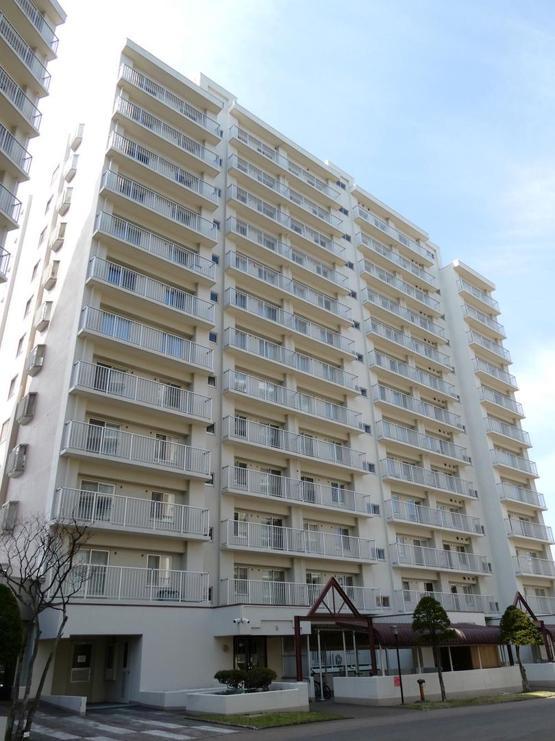 3LDK Apartment for Sale in Sapporo's Atsubetsu Ward Near Oyachi Station - Thumbnail 2