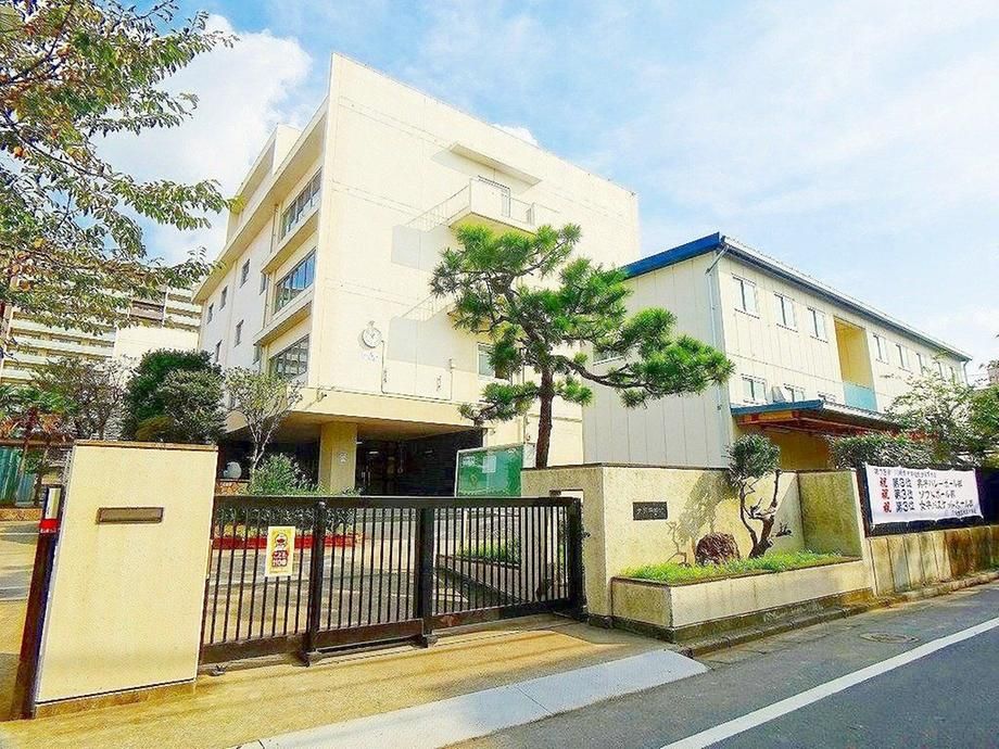 3LDK 68.4m² Apartment for Sale in Kawasaki-ku, Kawasaki-shi - Thumbnail 3
