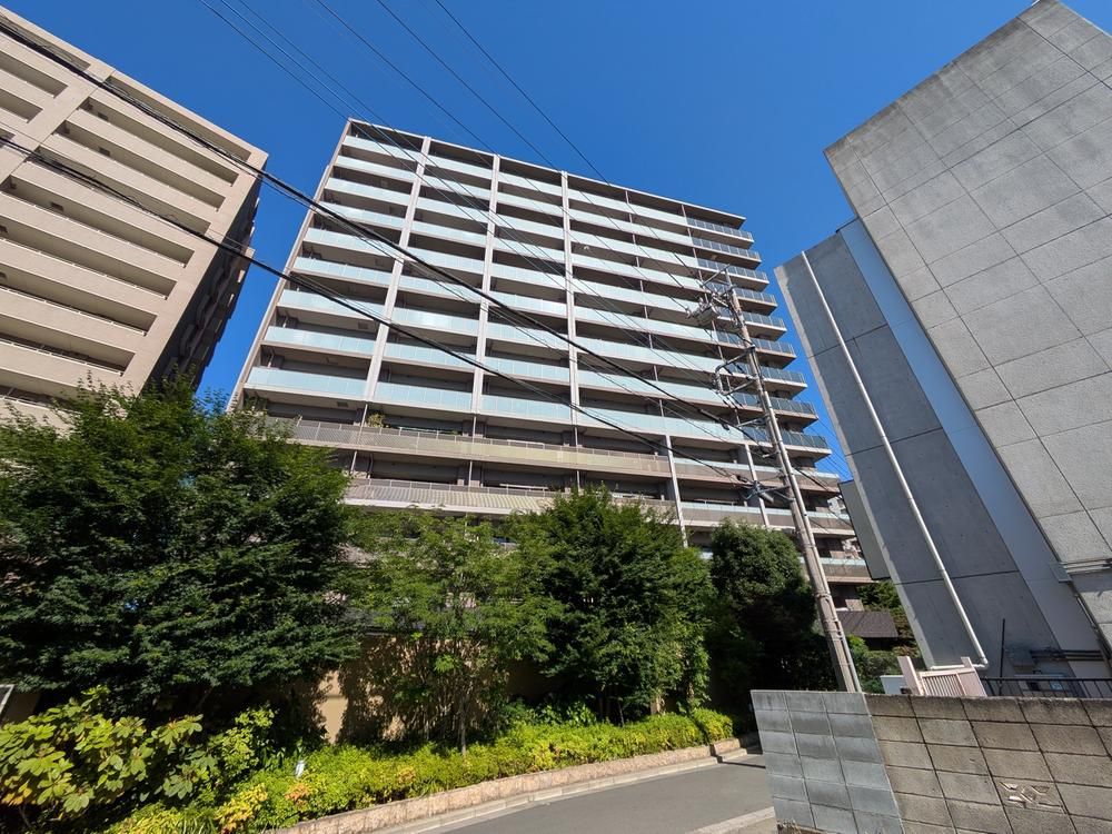 3LDK Apartment for Sale in Urawa-ku, Saitama - 69.28m² - Thumbnail 2