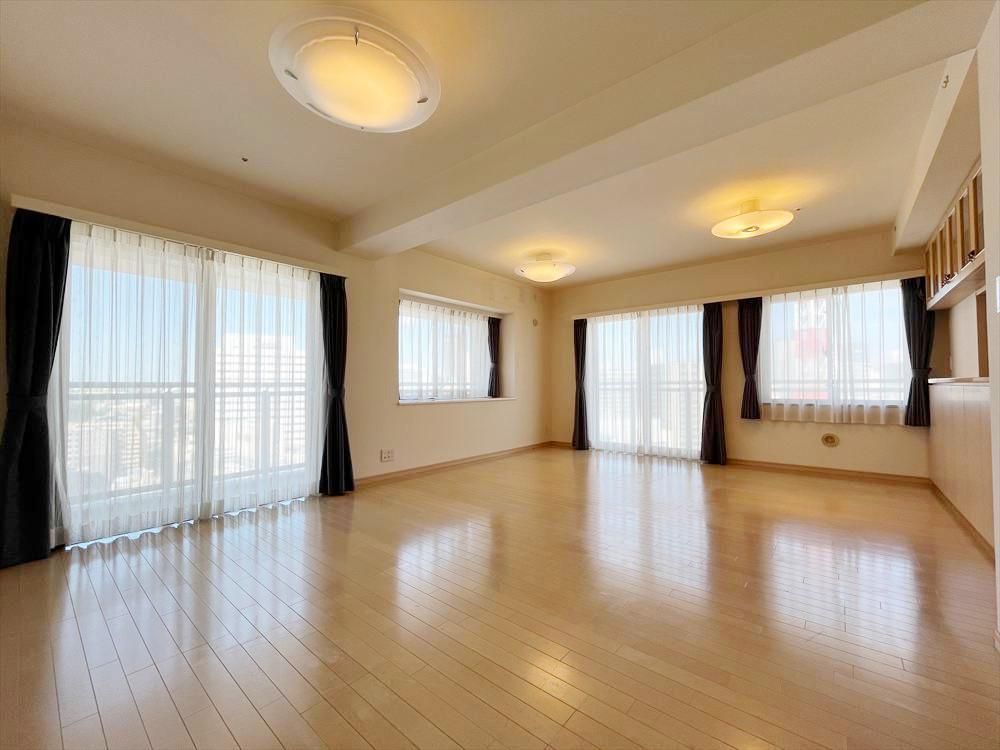 1LDK Apartment in Silhouette Tower Yokohama, Nishi-ku - Thumbnail 4