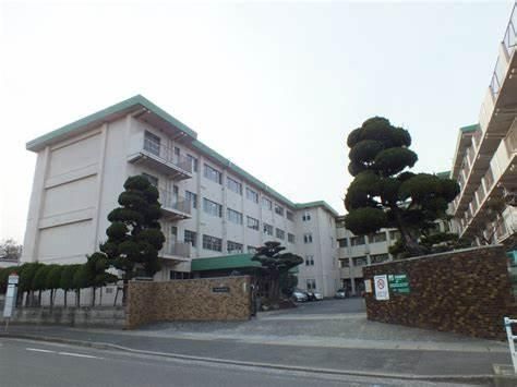 3LDK Apartment for Sale in Kokura Minami-ku, Kitakyushu - Thumbnail 2