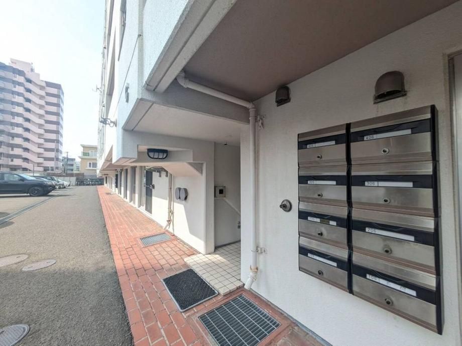 3LDK Renovated Apartment in Sapporo Nishi Ward for 12.99M Yen - Thumbnail 2