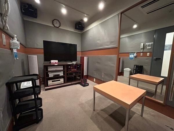 3LDK South-West Facing Apartment in Kawasaki City, Kanagawa - Thumbnail 3