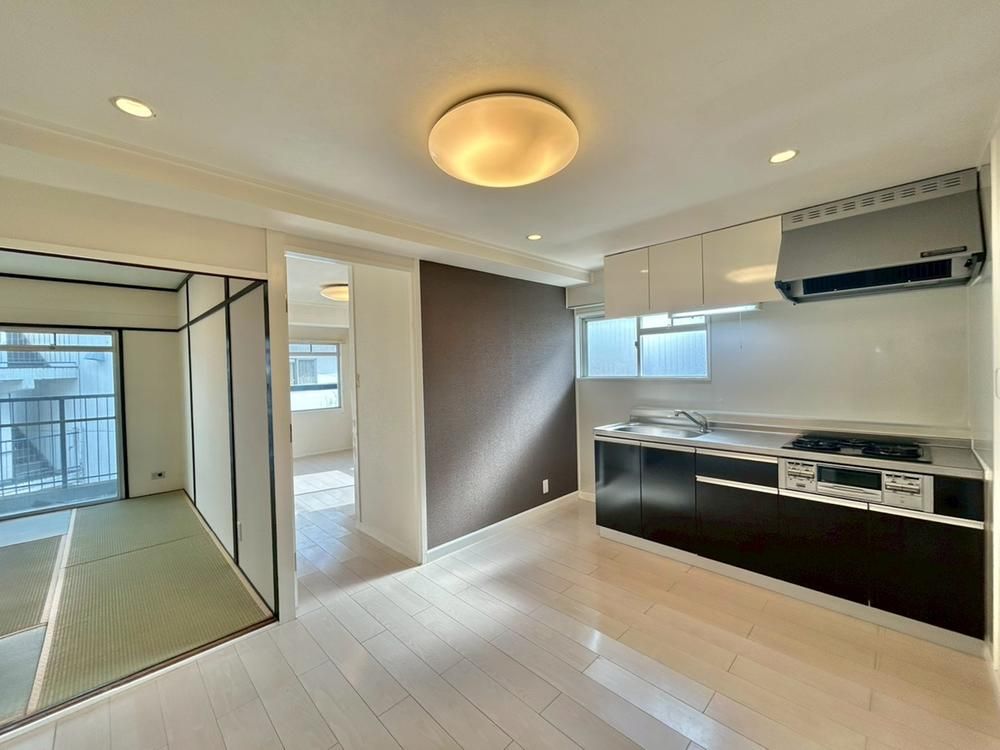 3DK Apartment for Sale in Minami-ku, Yokohama, 48.8m2 - Thumbnail 4
