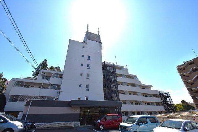Renovated 2LDK+S Apartment in Aoba Ward, Sendai, 60.5m2 - Thumbnail 2