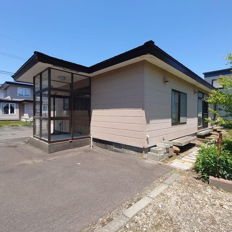 3LDK Single-Story House in Tomakomai, Hokkaido - Thumbnail 2