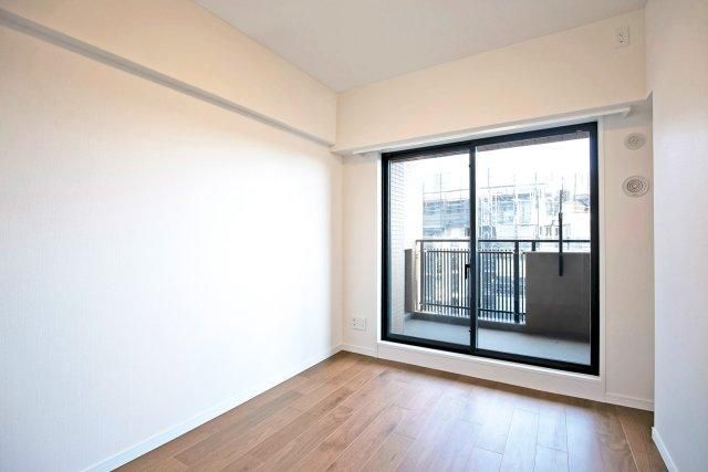 Renovated 3LDK Apartment for Sale in Nakahara-ku, Kawasaki - Thumbnail 3