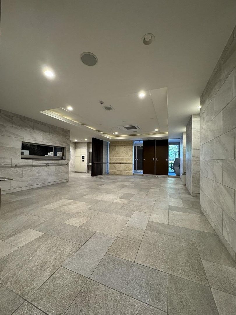 3LDK Apartment for Sale in Ginowan, Okinawa – 82m² with Ocean View - Thumbnail 2