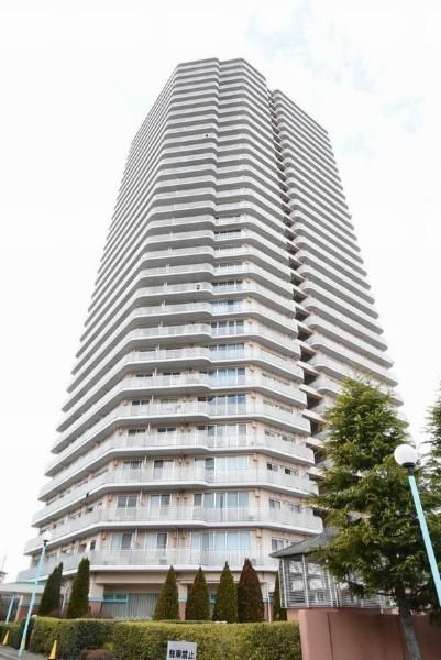 3LDK Top Floor Apartment in Aoba-ku, Sendai, Miyagi - Image 1