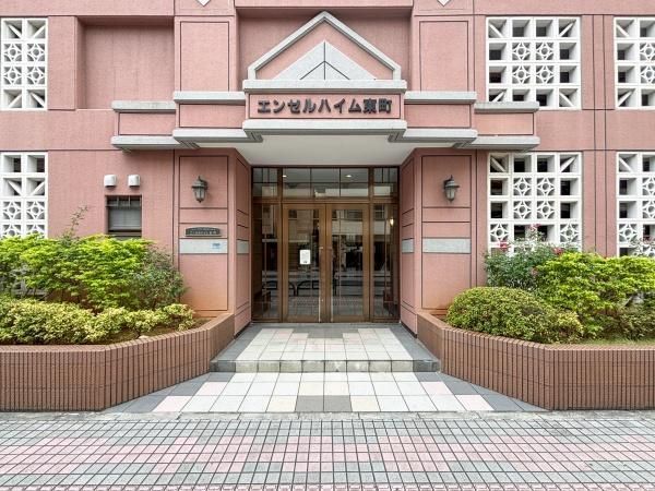 Spacious 4LDK Corner Apartment in Naha City Near Asahibashi Station - Thumbnail 2