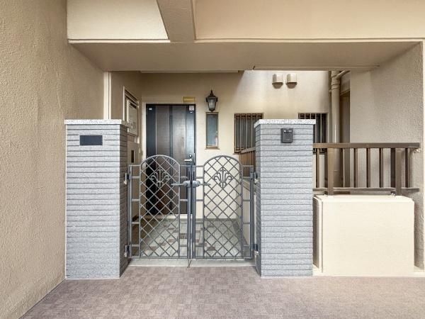 Spacious 4LDK Corner Apartment in Naha City Near Asahibashi Station - Thumbnail 4