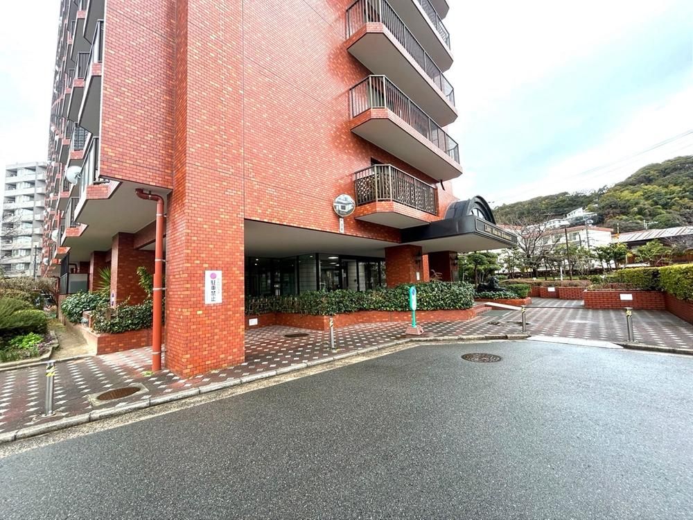 Lions Mansion Koi Honmachi 3LDK Renovated Apartment Hiroshima - Thumbnail 3