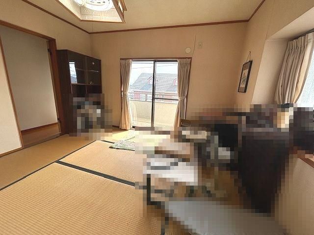 Spacious 4LDK House on Corner Lot in Hatsukaichi, Hiroshima - Thumbnail 4