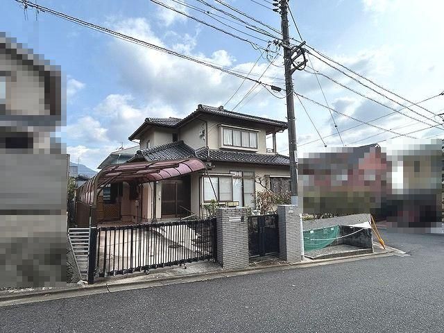 Spacious 4LDK House on Corner Lot in Hatsukaichi, Hiroshima - Thumbnail 3