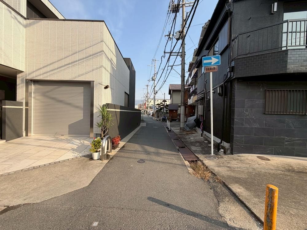 Renovated 3LDK Townhouse Near Aramoto Station, Higashiosaka - Thumbnail 3