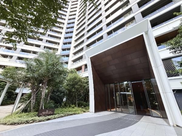 2LDK Apartment for Sale in Kachidoki, Chuo-ku, Tokyo - 72.46m² - Thumbnail 3