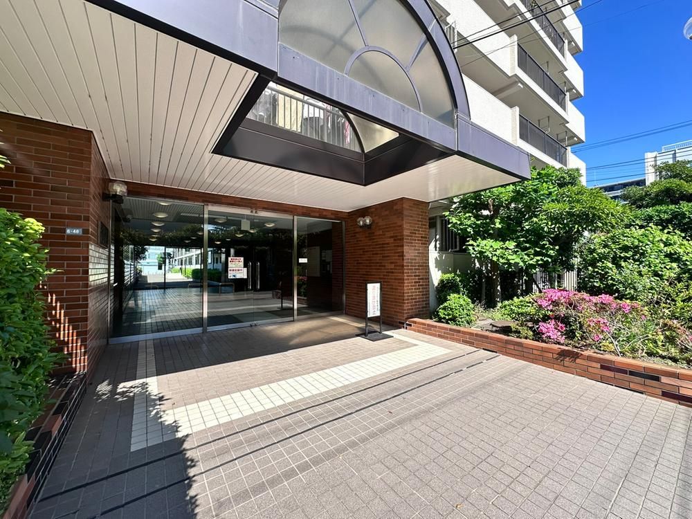 Renovated 3LDK Apartment for Sale in Yokohama Nishi Ward - Thumbnail 2