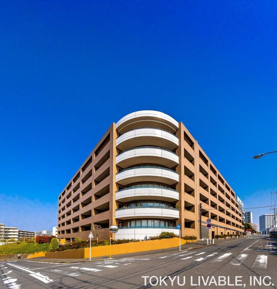 2LDK Used Apartment in Asahi Ward, Yokohama for 5 Million Yen - Thumbnail 2