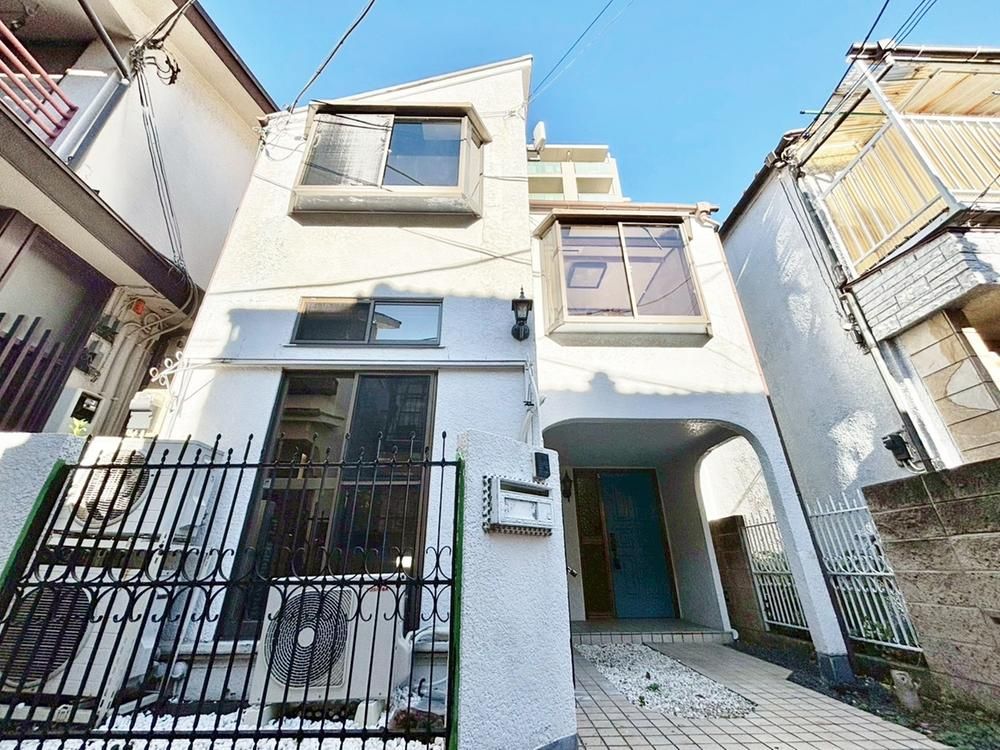 Renovated 2DK House Near Higashi-Nagasaki Station in Toshima - Thumbnail 2