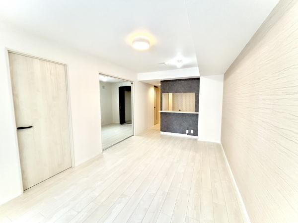 3LDK Renovated Apartment in Sapporo Higashi-ku for 12 Million Yen - Thumbnail 3