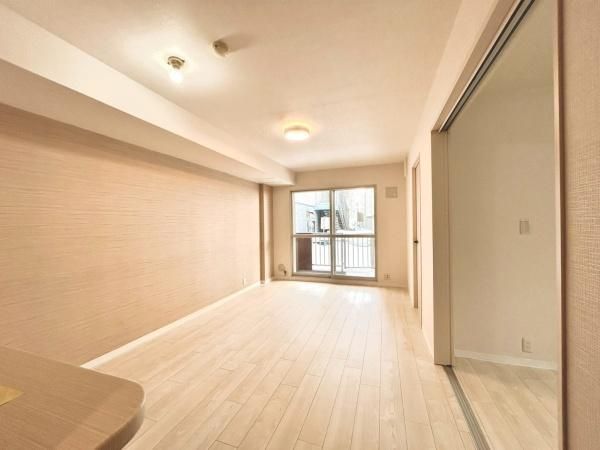 3LDK Renovated Apartment in Sapporo Higashi-ku for 12 Million Yen - Thumbnail 2