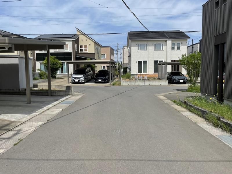 3LDK House for Sale in Hirosaki, Aomori - 132.96 sqm - Thumbnail 2