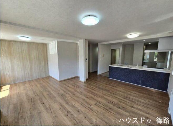Renovated 4LDK+S House in Sapporo Higashi Ward with Parking - Thumbnail 2