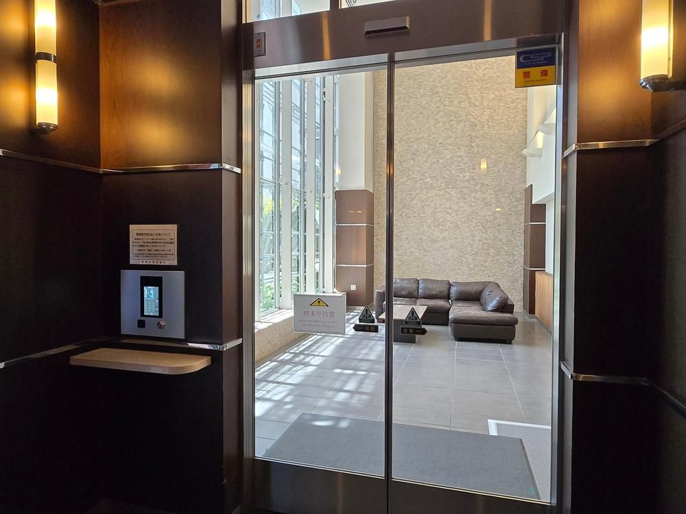 4LDK Apartment for Sale in Yokohama Nishi Ward – 105m2 - Thumbnail 4