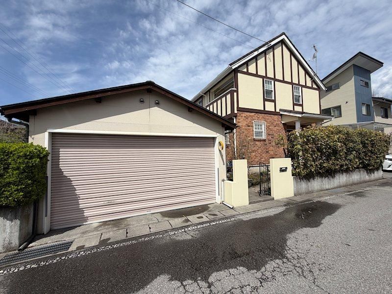 4LDK Detached House for Sale in Karuizawa East, Nagano - Thumbnail 2