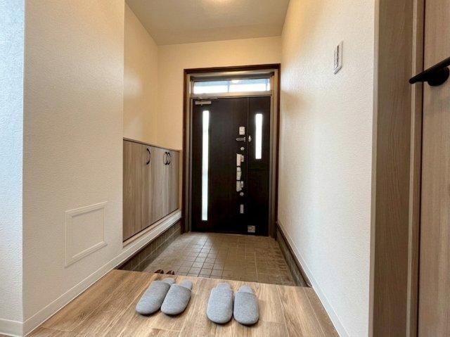 Renovated 6LDK House with Parking in Sapporo Kita Ward - Thumbnail 3