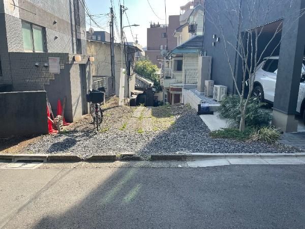 3K House for Sale in Shibuya, Tokyo - 64 sqm - Thumbnail 2