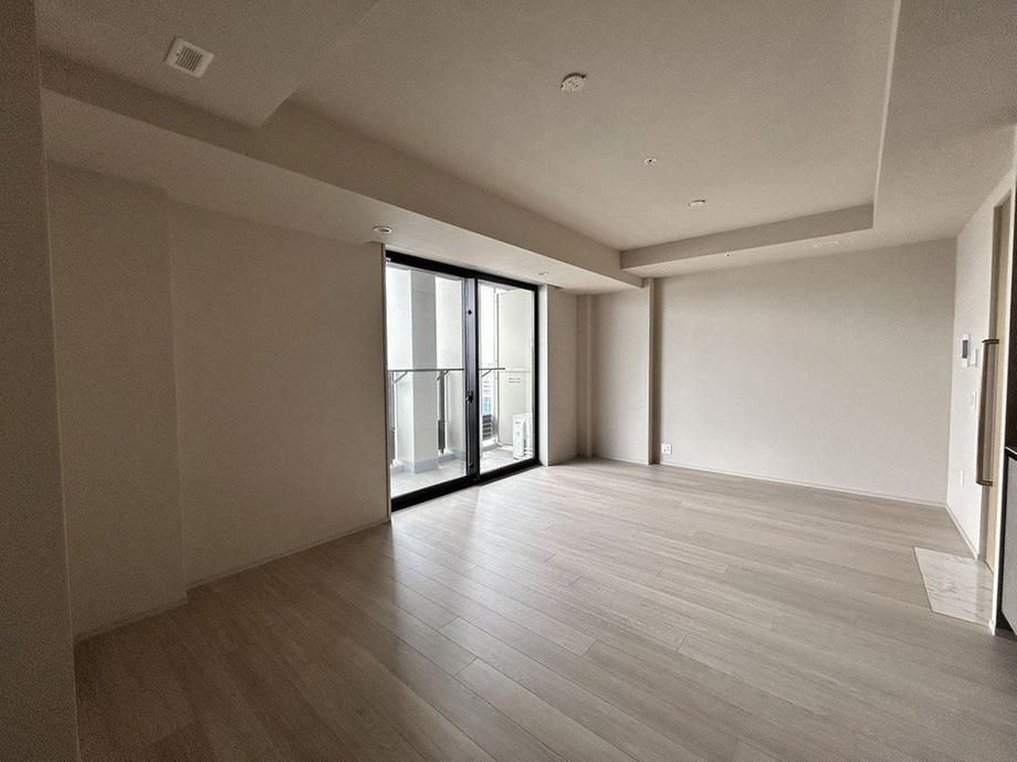 2LDK Apartment for Sale in Shibuya, Tokyo - 70.39 sqm - Thumbnail 2