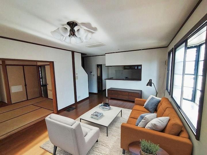 6LDK House in Quiet Hiroshima Residential Area for Sale - Thumbnail 4