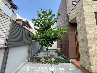 6LDK House in Nara City with Large Garden and Solar Panels — Front_door, Nara, Nara