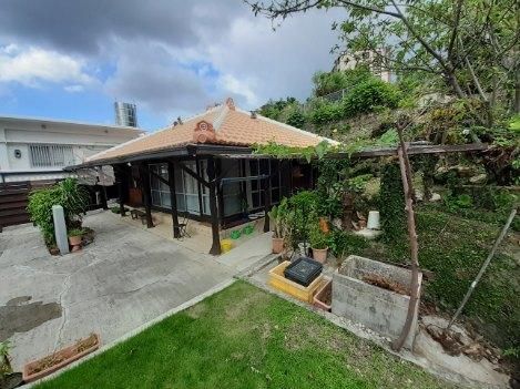 Renovated Kominka & RC Building for Sale in Okinawa City - Thumbnail 2