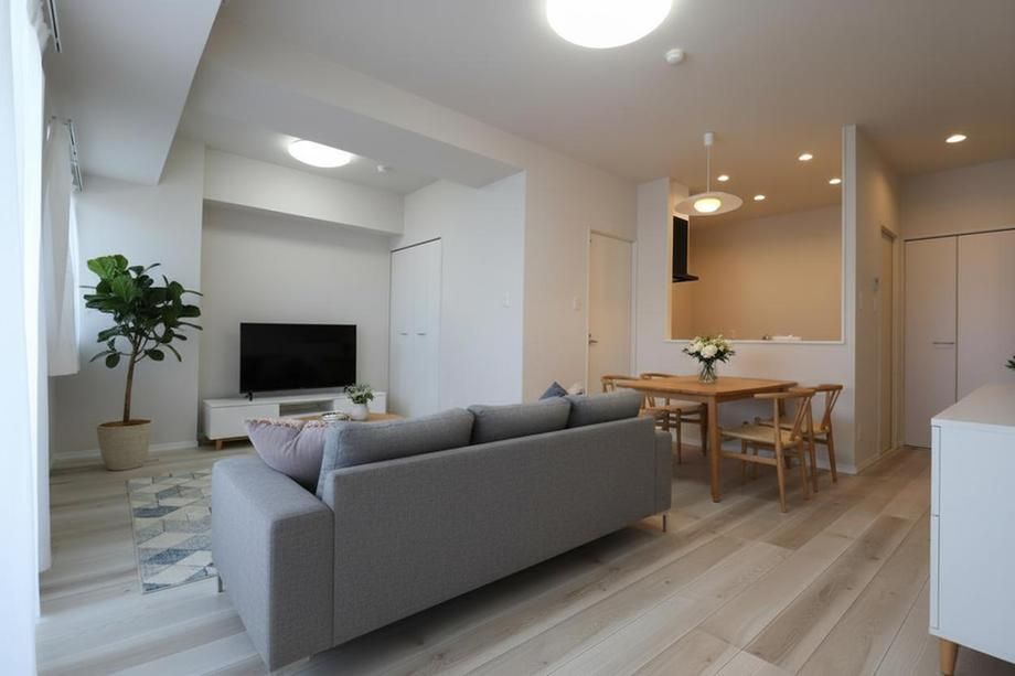 2LDK Renovated Apartment in Okinawa City for 34.9 Million Yen - Thumbnail 4