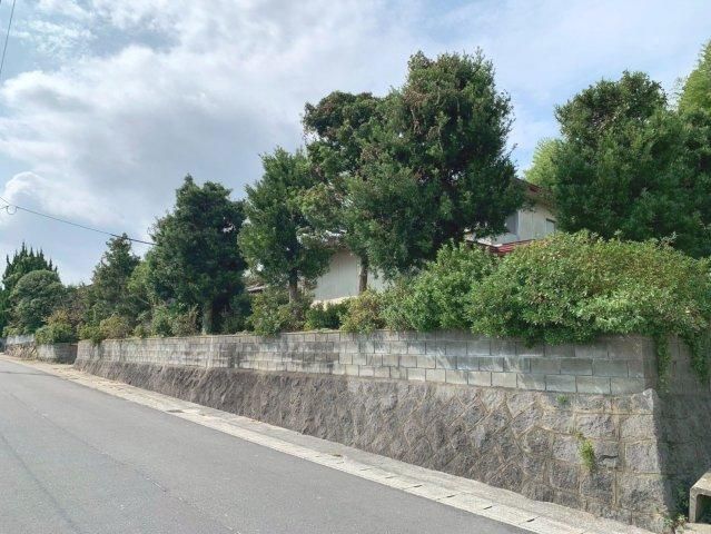6DK Detached House in Munakata with Large 300 Tsubo Lot - Thumbnail 2