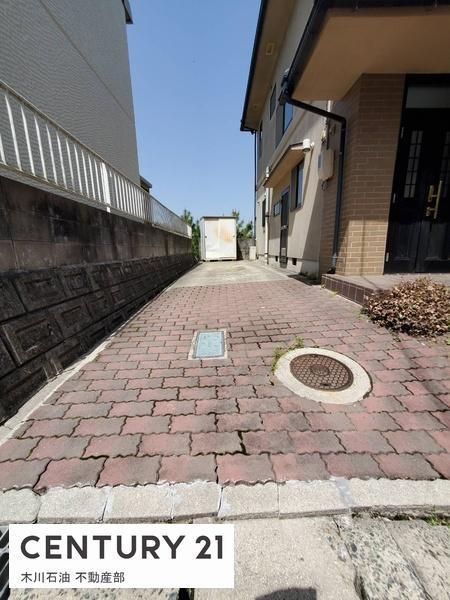 4LDK House for Sale in Kure, Hiroshima - 7800000 Yen - Thumbnail 3